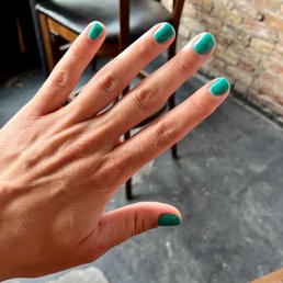 No chip manicure