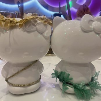 Hello Kitty Cafe - Empress Kitty & Kitty Colada - Cafes Near Me - Irvine, California
