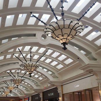 Wynn Plaza Shops - Shopping Centers Near Me - Las Vegas, Nevada