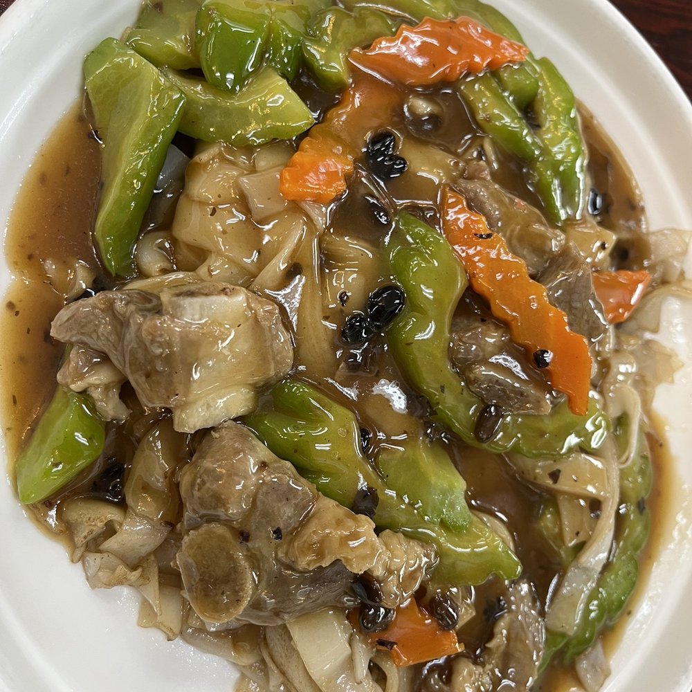 Ying Kee Restaurant - Spareribs and bitter melon chow fun - Cantonese Near Me - Oakland, California Ying Kee Restaurant - Spareribs and bitter melon chow fun - Cantonese Near Me - Oakland, California