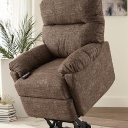 The Comfort Store - When a little lift is needed, Best Chairs has the size and style for your individuality.