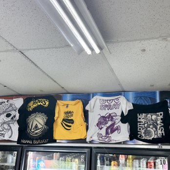 Friendly Rio Market - Shirts - Convenience Stores Near Me - Austin, Texas