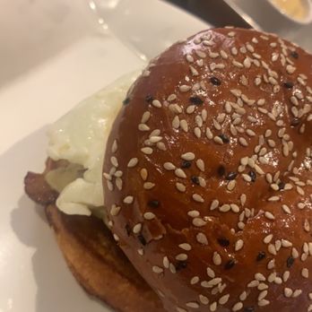 Gordon Ramsay Burger Las Vegas - Cheeseburger with a fried egg on it. - Burgers Near Me - Las Vegas, Nevada