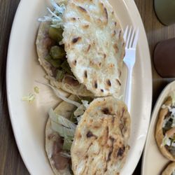 Antojitos Arcoiris - Gorditas with nopales (cactus), beans, veggies. (Vegan)