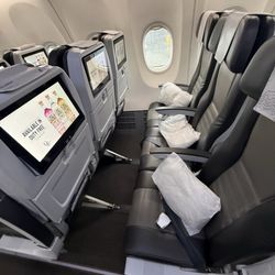 Icelandair - Seats w/pillows. No power plugs, older USB plug and earphone jacks bring adapters if needed.
