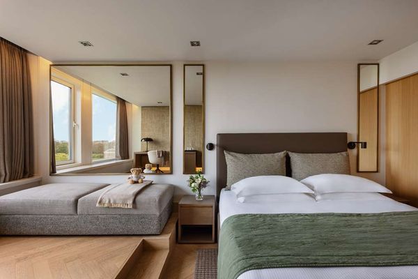 Royal Garden Hotel by null