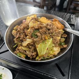 26 Tidu Sliced Beef Pot 提督香锅肥牛 26 Tidu Sliced Beef Pot 提督香锅肥牛