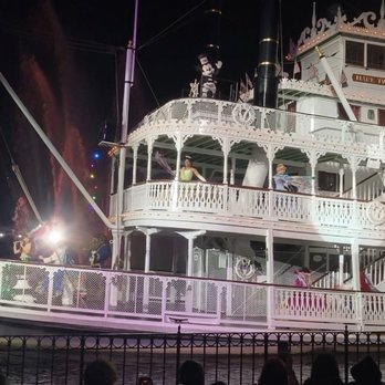 Fantasmic! - Steamboat finale - Performing Arts Near Me - Anaheim, California Fantasmic! - Steamboat finale - Performing Arts Near Me - Anaheim, California
