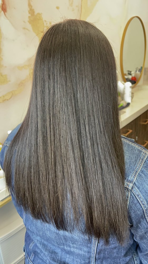 Shear Cut Salon Logo