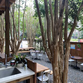 Mo' Brunch & Brews - Patio area - Breakfast & Brunch Near Me - Houston, Texas