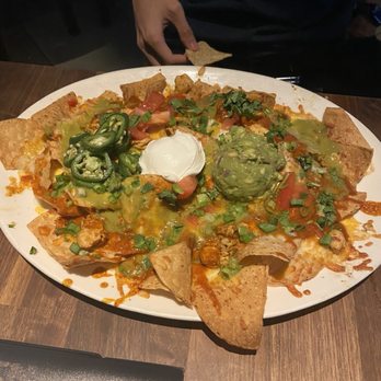 Yard House - Chicken Nachos - New American Near Me - Austin, Texas