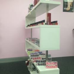 Q Nails