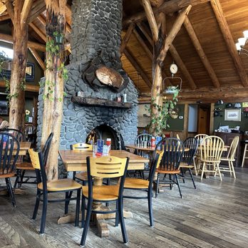 Oros Fireside Restaurant - Really cute and homey inside - American Near Me - Cannon Beach, Oregon