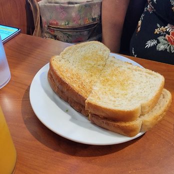 Le Roy's Restaurant - Sourdough toast - Diners Near Me - Monrovia, California