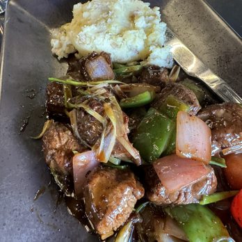 ZEN Kitchen & Bar - Filet Mignon Stir Fry Szechuan - Bars Near Me - Rchy, Florida ZEN Kitchen & Bar - Filet Mignon Stir Fry Szechuan - Bars Near Me - Rchy, Florida