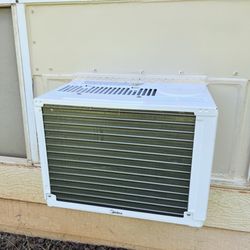 Bi Handy Repair Service - I called Bi handyman to ask him if he could pull out my old ac and install the new on as usual he did a wonderful perfect job