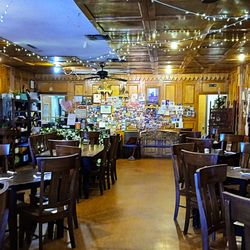 Thai Dee - The interior. Can get very loud!