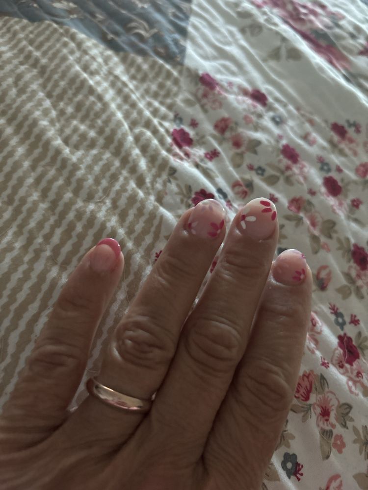 Edens Nails Logo