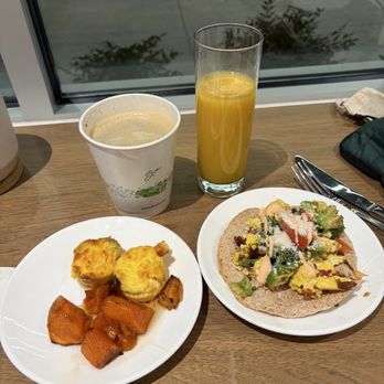Element by Westin Albuquerque Uptown - Continental breakfast (breakfast tacos, frittatas and sweet potatoes) - Hotels Near Me - Albuquerque, New Mexico