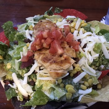 Kickback Jack's - Santa Fe Salad (Fresh romaine lettuce topped with Cajun chicken, black beans, roasted corn, pico de gallo, provolone cheese, chipotle ranch) - Pizza Near Me - Mooresville, North Carolina