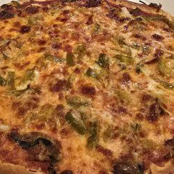 Pinemoor Pizza - Extra well done large garbage pie - the only way to order Pinemoor