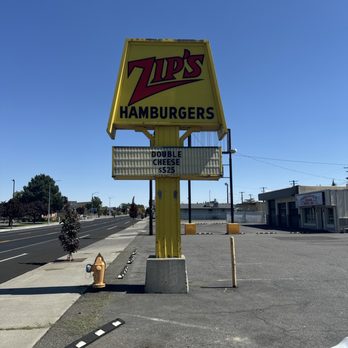 Zip's Drive In - Front sign - Burgers Near Me - Richland, Washington