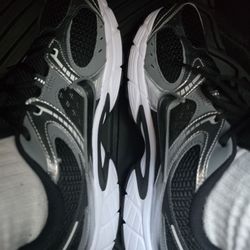 Joe was extremely helpful and nice from the jump! He put me in some fly sneakers I recommend this place