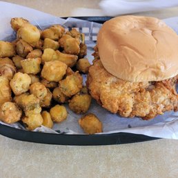 Streak Sandwich with fried okra Streak Sandwich with fried okra