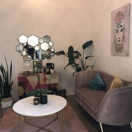 Comfortable and chic waiting area Comfortable and chic waiting area