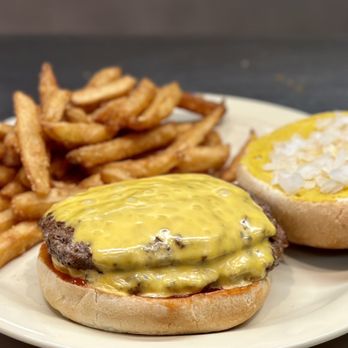 Hollywood’s Restaurant - a cheeseburger and fries - Pizza Near Me - Stevenson, Alabama Hollywood’s Restaurant - a cheeseburger and fries - Pizza Near Me - Stevenson, Alabama
