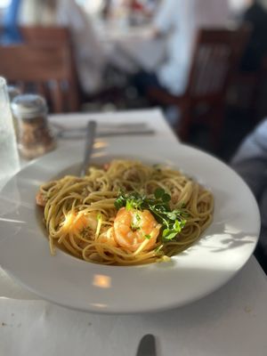 Lucia's On The Lake by null