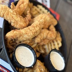 Walk-On’s Sports Bistreaux - Trussville, AL - Flavorless Uncle B's Chicken Tenders