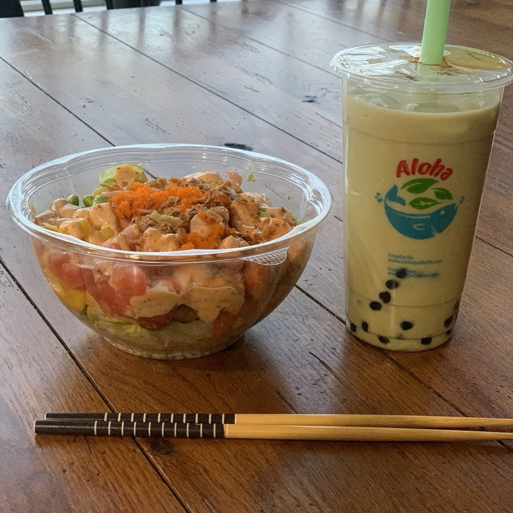 Hawaiian bowl with a green tea matcha boba