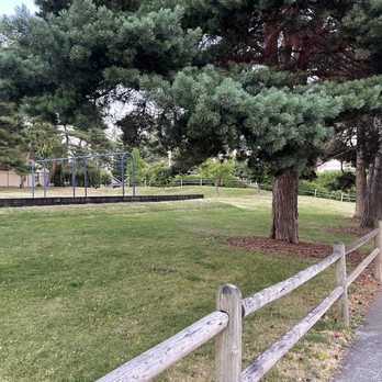 Reservoir Park - Mostly, but not completely, fenced - Parks Near Me - Kirkland, Washington Reservoir Park - Mostly, but not completely, fenced - Parks Near Me - Kirkland, Washington
