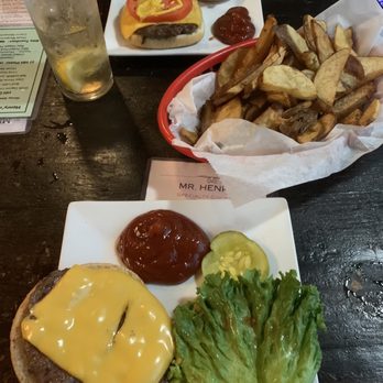 Mr. Henry's - American Near Me - Washington, DC, District of Columbia