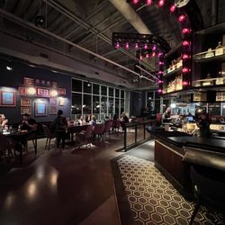 Puttshack - Scottsdale - Inside