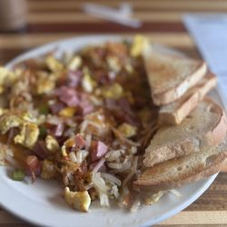 Bohemian Ovens - Breakfast Skillet with sourdough toast