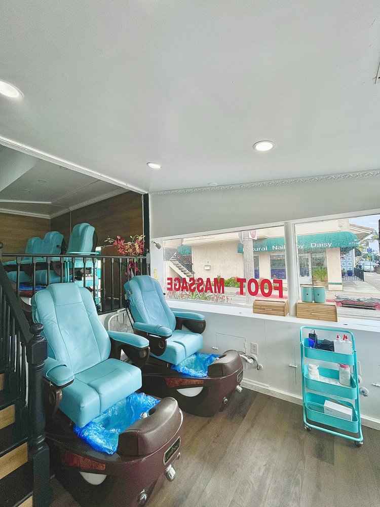 V JOLIE NAILS & SPA Updated September 2024 14 Photos 701 E Balboa Blvd, Newport Beach