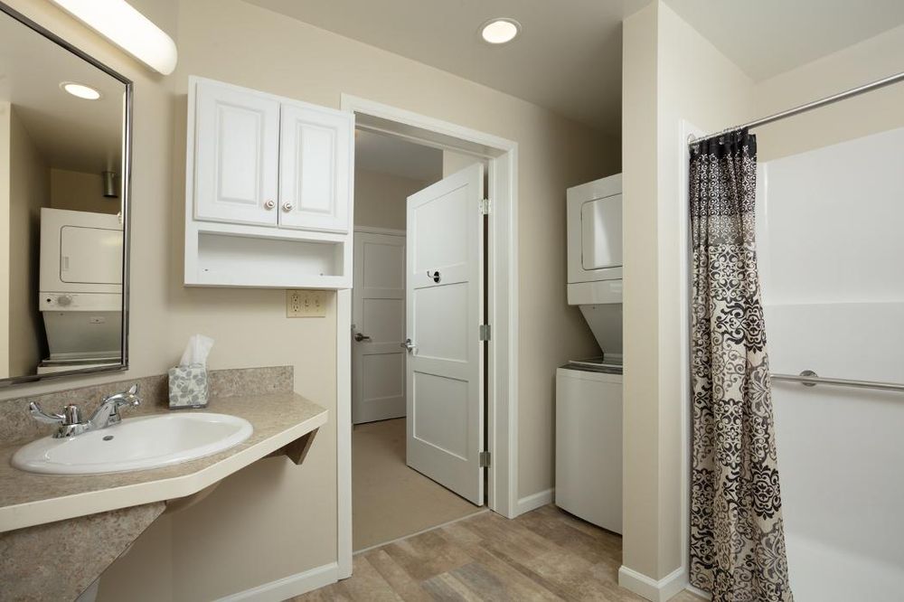 EVANSTON SUMMIT BY COVENANT LIVING Updated October 2024 15 Photos