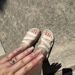 Expression Nails Spa - Acrylic nails and pedicure