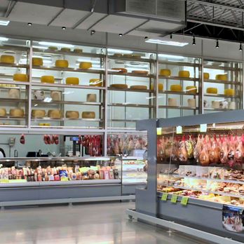 Mayrand - Deli department - Wholesale Stores Near Me - Anjou, Quebec