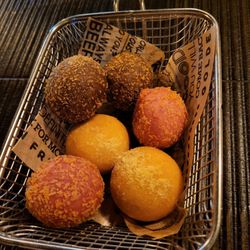 BBQ Chicken - Assorted cheese balls
