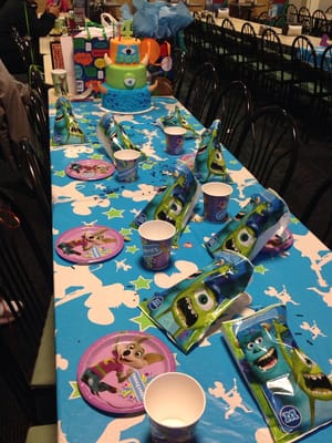 Chuck E. Cheese by null