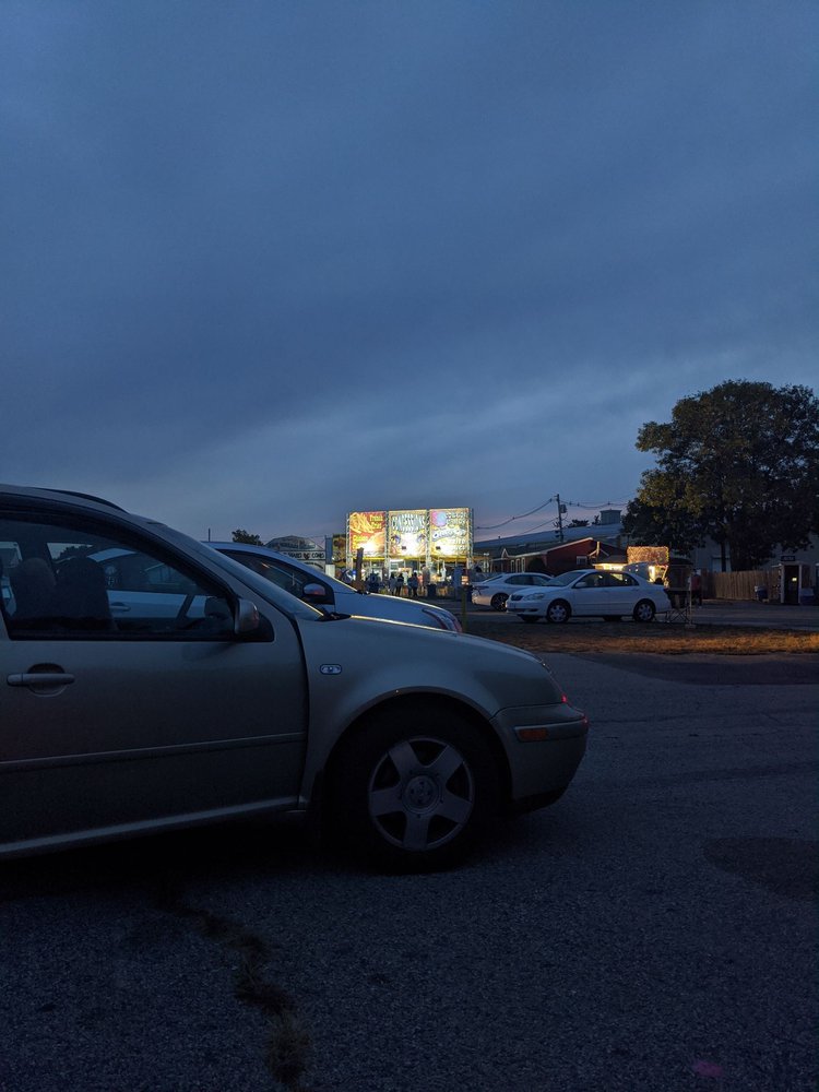 TOPSFIELD DRIVEIN Updated September 2024 11 Photos 207 Boston St