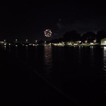 Beach Cove - Watch the fireworks show from here every year - Apartments Near Me - Foster City, California