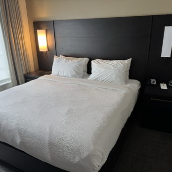 Residence Inn Fresno Clovis - King size bed - Venues & Event Spaces Near Me - Clovis, California
