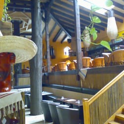 Espitas Beachloft - Die Bäume wachsen durch die Bar