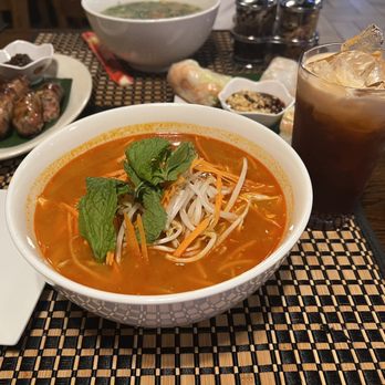 Charming Elephant - Kapoon - Laotian Near Me - Baltimore, Maryland