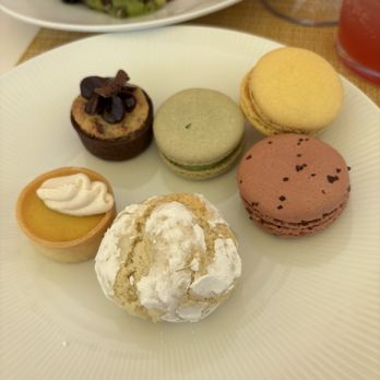 Electric Moon Skytop Lounge + Moon Deck - French Macarons Brown Butter Pecan Tart Passionfruit Tart - Lounges Near Me - Savannah, Georgia