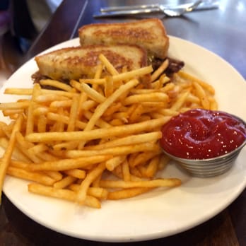 The Grill Kitchen and Bar - BBQ Brisket Grilled Cheese - New American Near Me - Scottsdale, Arizona The Grill Kitchen and Bar - BBQ Brisket Grilled Cheese - New American Near Me - Scottsdale, Arizona